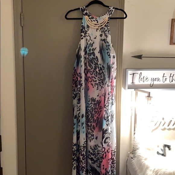 Dress - Picture 1 of 3